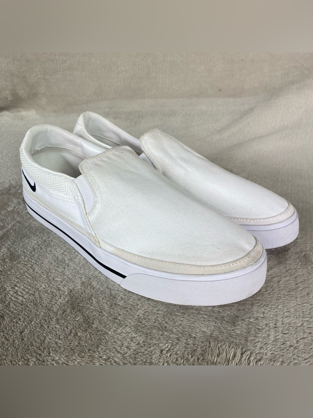 Nike Court Legacy DA2754-001 Mens Slip On Sneakers Size 10 White Canvas Shoes